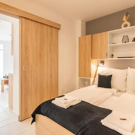 Jégmadár&fekete Gólya Apartamento *